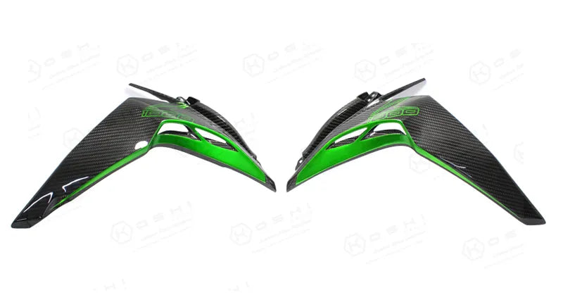 Kawasaki Z1000 side panels (large) - Carbon Fibre