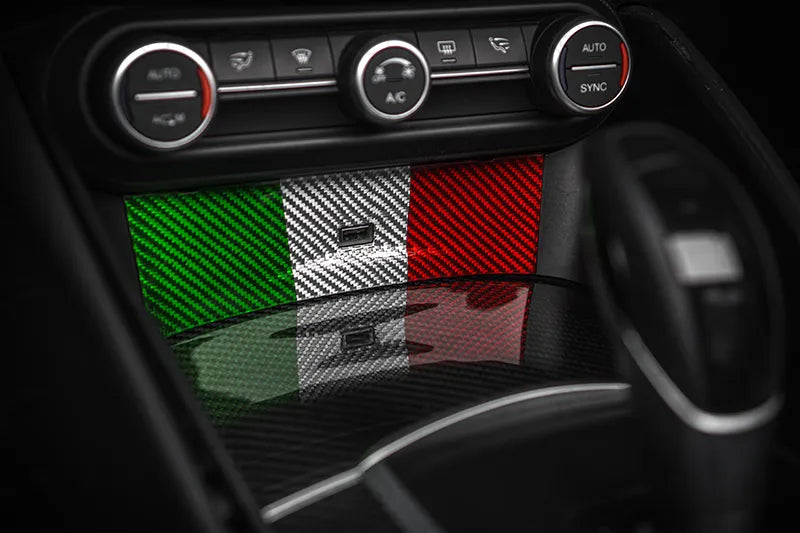 Alfa Romeo Giulia USB-Zierrahmenabdeckung – Karbonfaser