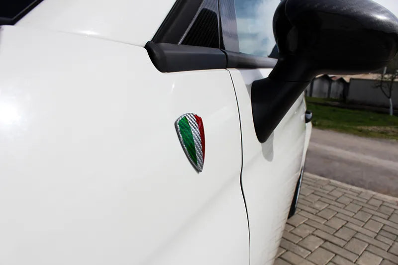 White Carbon Fibre Fender Shield Emblem w/ Italia Flag - Carbon Fibre - Abarth Tuning